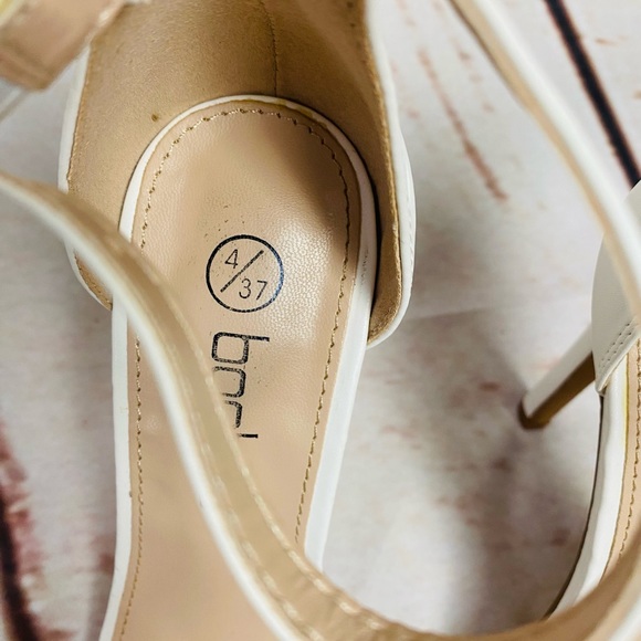 Boohoo white high heel - Picture 8 of 8